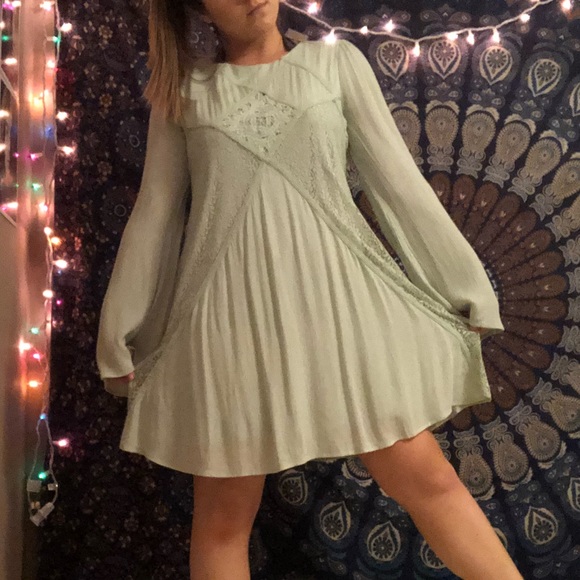 Mint Green Lace Dress - Picture 3 of 4